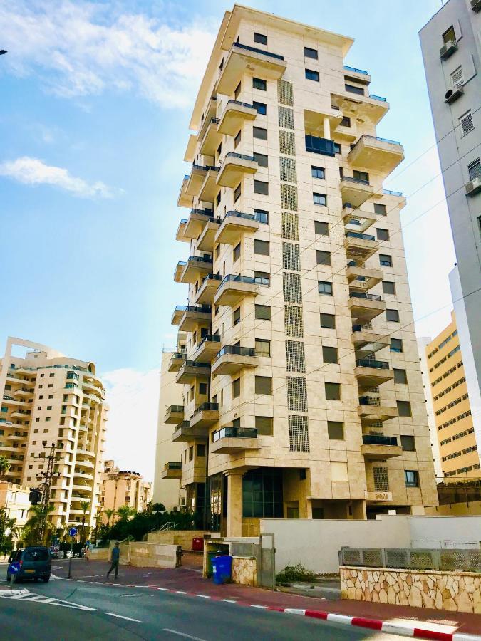 King David Apartment Нетания Екстериор снимка