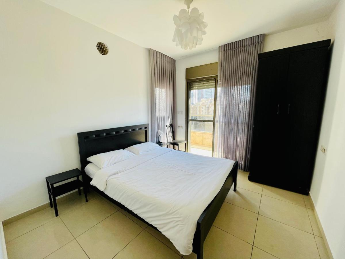 King David Apartment Нетания Екстериор снимка