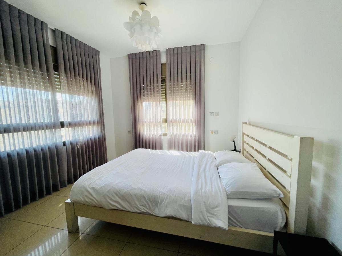 King David Apartment Нетания Екстериор снимка